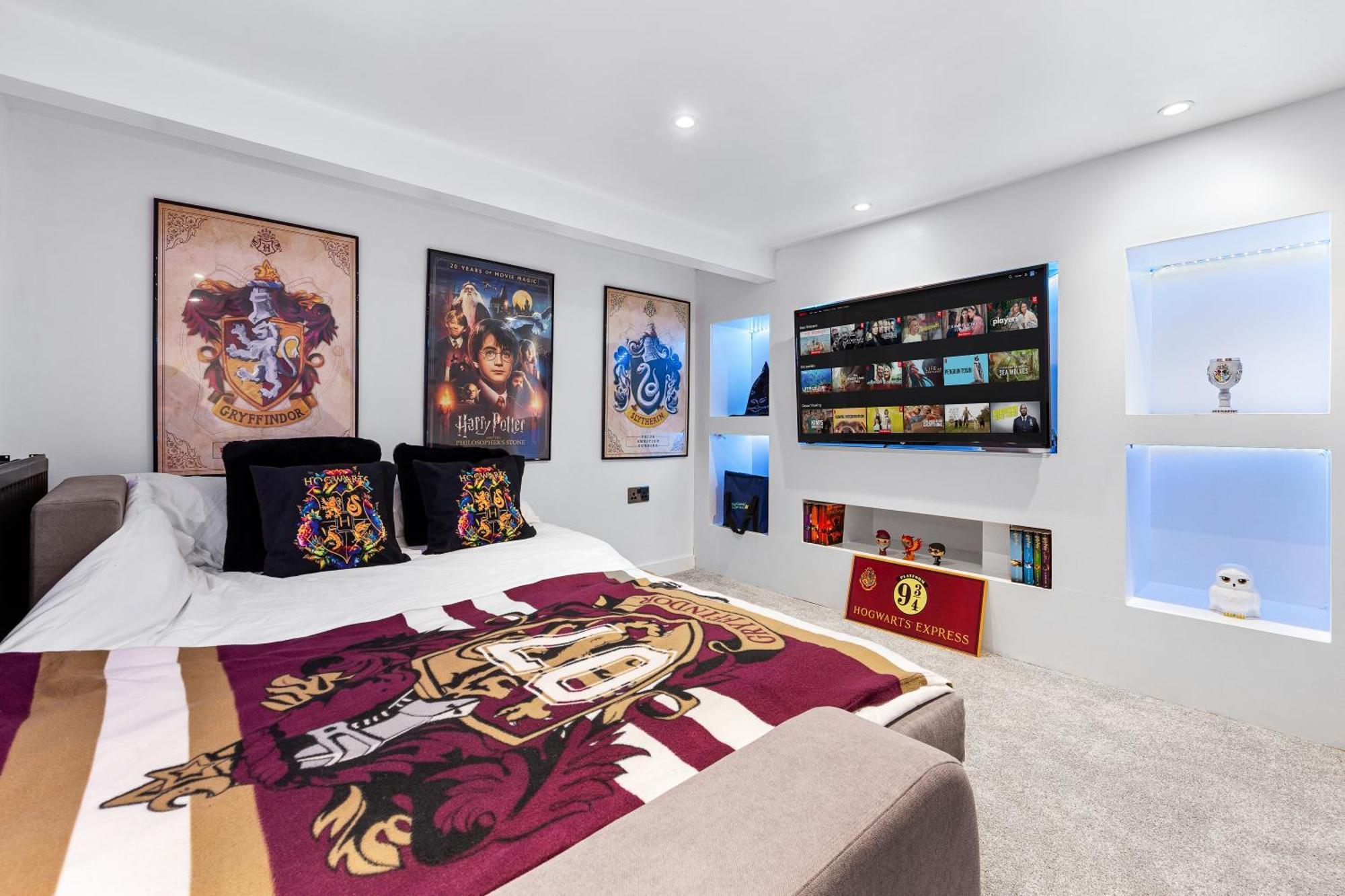 The Hogwarts Retreat - Cinema Room - June 8Th - 12Th Offer! Watford  Eksteriør bilde